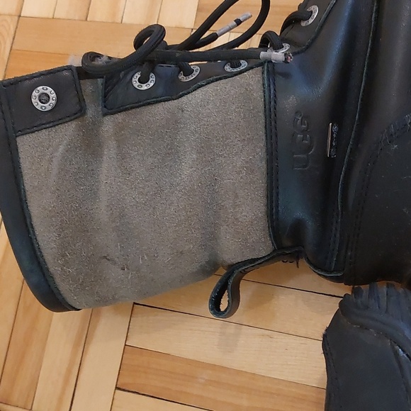 Ugg Adirondack II sheepwool inside leather and suede boots size 6.5 - Picture 12 of 16